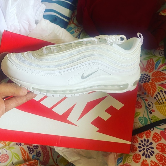 Sneakers main image 5